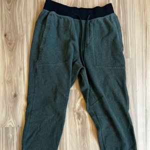 Green Lululemon, Men’s Medium Waffle material jogger